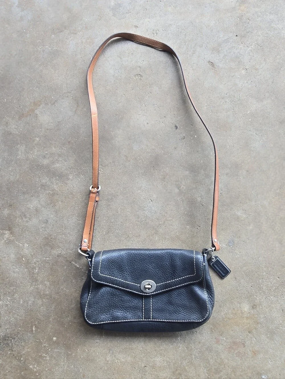 COACH Vintage Chelsea Demi Pebble Black Leather Bag F10888